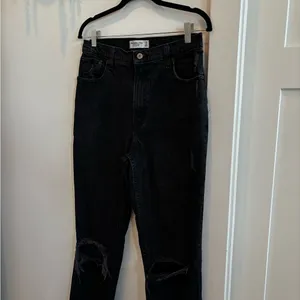 Abercrombie & Fitch The 90's Straight Ultra High Rise Distressed Black Jeans 6L thumbnail 3