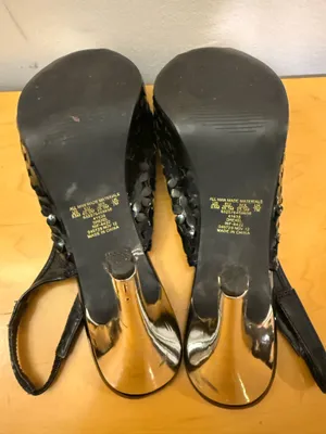 Metaphor Black Slingback Peep-Toe Heels with Floral Cutouts thumbnail 5