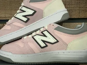 Pink and white New Balance thumbnail 2