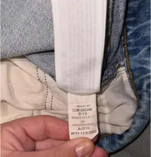 Abercrombie Curve Love Shorts High-Rise Mom thumbnail 4