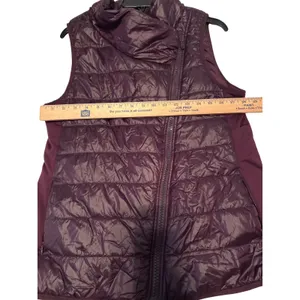 Reebok‎ Quilted Asymmetrical Zip Vest Purple Burgundy Puffer Athletic Size L thumbnail 6
