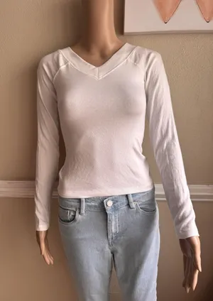 Urban Outfitters NEW TOP MEDIUM NWOT thumbnail 2