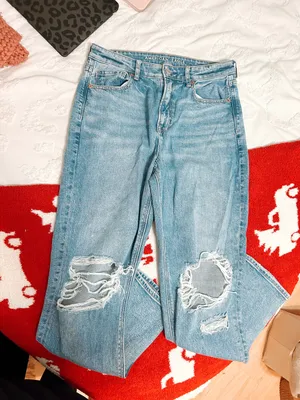 American Eagle Mom Jeans thumbnail 1