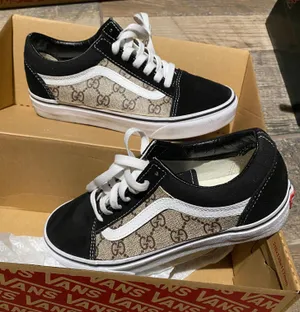 Black Size 7.5 | Curtsy thumbnail 1