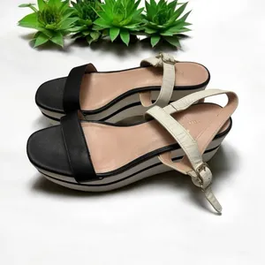 Kate Spade New‎ York Wedge Sandals Black White 9 Womens Platform Striped Heels thumbnail 3