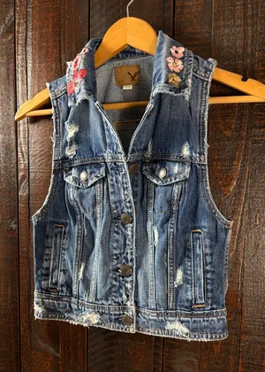 American Eagle Floral Embroidered Distressed Denim Vest XS thumbnail 1