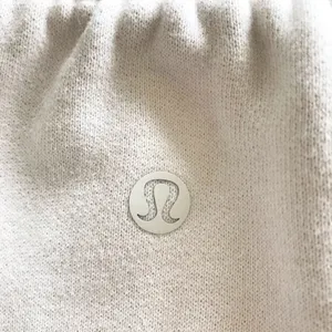 Lululemon Scuba Mid-Rise Oversized Short 3" Trim Light Ivory / Black NWT thumbnail 13