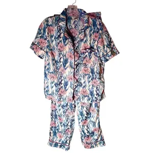 Cynthia Rowley Tropical Floral Pajamas S 2 Pc Capris Button Up Top Short Sleeves thumbnail 3