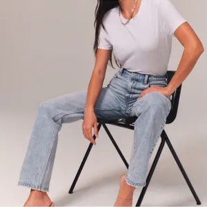 Abercrombie & Fitch Curve Love The 90’s Straight Ultra High Rise Size 25/0 R thumbnail 9