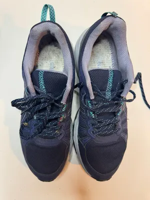 Gel Venture 7 Size 11 Running Shoes thumbnail 2