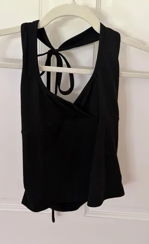 SheIn Black Crossover Halter Top thumbnail 1