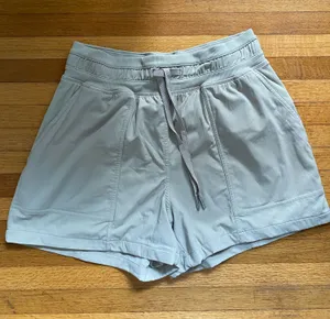 Lululemon Shorts Beige thumbnail 3