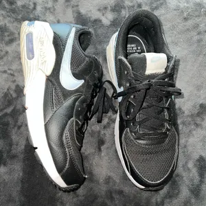 Nike Women's Air Max Excee Black Pastel Blue Low Top Sneaker Size 8.5 thumbnail 4