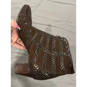 Italian Brown Suede & Snake Embossed Leather Ankle Bootie Women’s Size 7 thumbnail 7