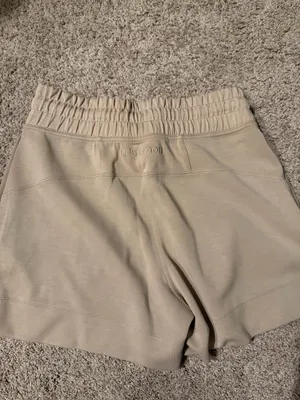 Lululemon Shorts thumbnail 3