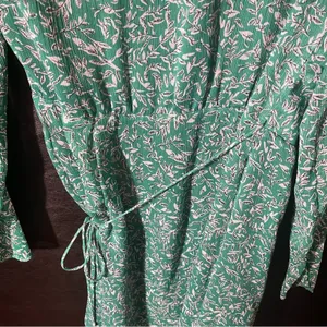 East Order Green Gizele Botanical-Print Mini Wrap Dress‎ Size Medium thumbnail 7
