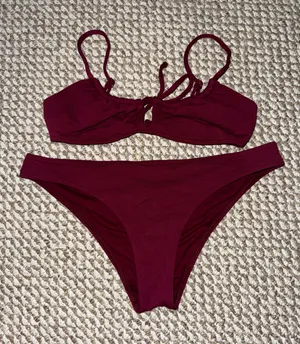 Hollister Maroon Bikini Set thumbnail 1