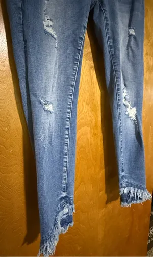 KanCan Mid Rise Distressed Fringe Hem Ankle Skinny Jeans Size 13 30 KC6204M thumbnail 5