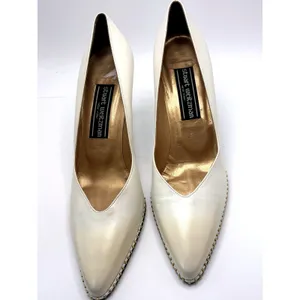 Stuart Weitzman Off White Leather Studded Pointed Toe Pumps Heels Size 7.5 thumbnail 2