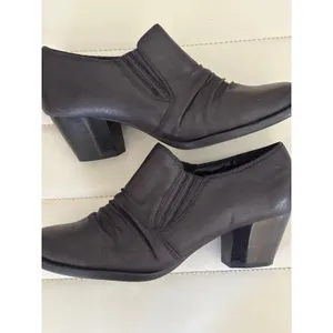 Baretraps‎ Reagen Womens 8M Black Ruched Slip On Block Heel Booties BTF18-10454 thumbnail 5
