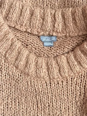 Aerie oversized chunky knit jumper in a pale peach/orange shade. thumbnail 4