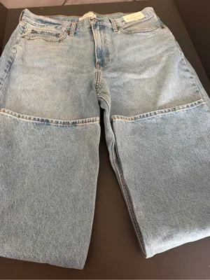Abercrombie & Fitch Light Wash Mid Rise Slouchy Jean NWT Size 14 thumbnail 1
