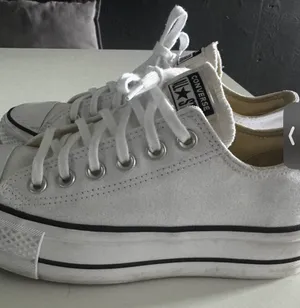 Converse Chuck Taylor All Star Lift OX Women's Platform Shoes Color: White Size: 6 thumbnail 1