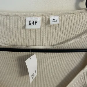NWT Gap Ribbed V-Neck Pullover Sweater Soft Knit Blend Volume Sleeves XL‎ Cream thumbnail 4