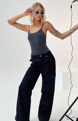  Princess Polly Cargo Pants Mid-Rise thumbnail 1