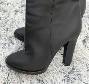 Milan Runway high knee boots Fall 2011 size 38 thumbnail 8