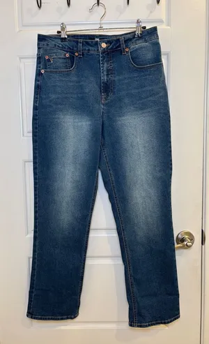 Frye Women’s Straight Leg Jeans Size 6/28 Medium Wash Stretch Denim thumbnail 1