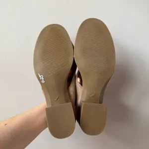 Koolaburra by UGG NWOT Ortholite Suede Taupe Heeled Kaiah‎ Sandals Size 9 thumbnail 9