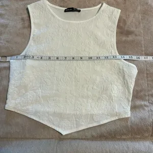 Salanta Cropped Sleeveless Top Size Medium 6 White Tank Bridal thumbnail 4