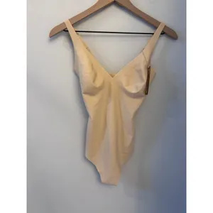 NWT Skims Body Unlined Plunge Thong Bodysuit in Sand M thumbnail 4