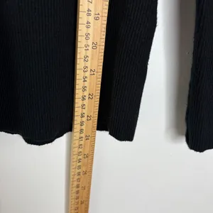 Lauren Ralph Lauren Black Ribbed Knit Long Sleeve Top M Silver Crest Button Cuff thumbnail 5