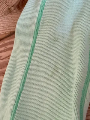 Tommy Bahama Mint Green Zip-Up Hoodie size s spots in pics thumbnail 3