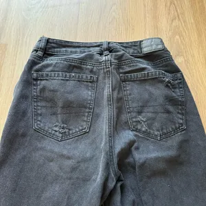 American Eagle Black Mom Straight Jean thumbnail 8