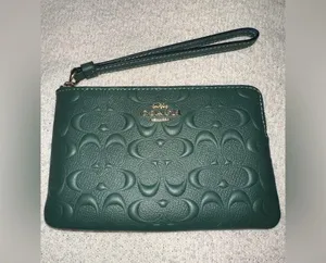 NWT Coach Signature Leather Corner Zip Wristlet. thumbnail 2