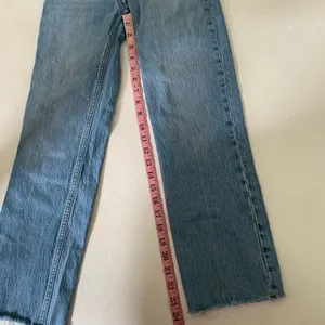 Abercrombie & Fitch 90s Straight Jeans 23/000 Mid Rise Raw Hem Light Wash thumbnail 8