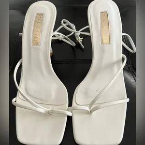 Billini- Sarine Strappy White Sandal size 6 NWOB thumbnail 8