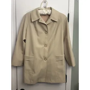 Vintage Beige Button Front Car Coat Women’s Classic Tailored Jacket With Pockets thumbnail 2