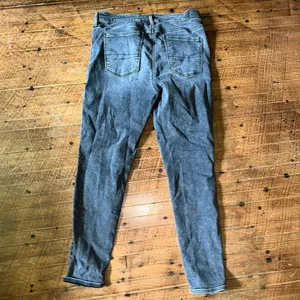 American Eagle back hi-rise distressed normcore 16 jeggings thumbnail 4