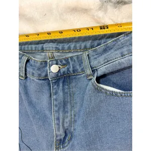 SHEIN Light Blue Boyfriend Jeans with Abstract Line-Face Print thumbnail 4