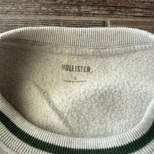 Hollister Oversized Paris France Crewneck Sweatshirt Pullover thumbnail 3