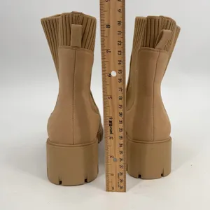 ZBY Boots Women’s 8 Tan Chelsea Pull On Lug Sole Chunky Booties thumbnail 4