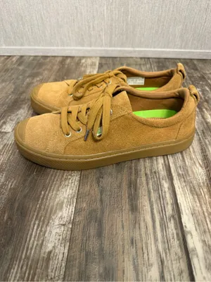Cariuma Women’s Suede Sneaker in Tan Size 9 thumbnail 15