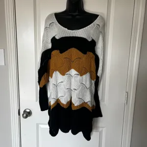 Womens BloomChic Oversized Knit Sweater Size 14-16 thumbnail 3