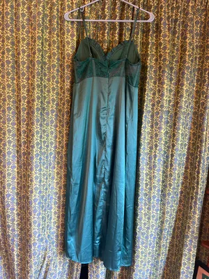 Hello Molly Green Satin And Lace Spaghetti Strap Maxi Dress Woman’s Size 6 thumbnail 3