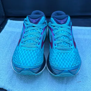 Brooks ascend 4 guiderails thumbnail 2