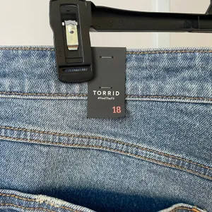 FESTI Torrid 18 Blue Denim Distressed Frayed Hem Festival‎ coastal cowgirl thumbnail 5